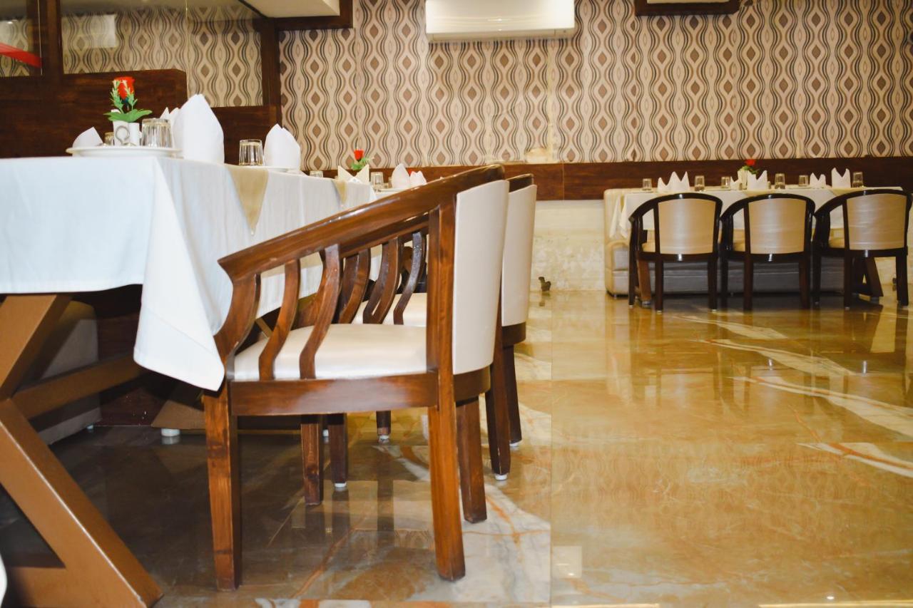 Hotel The Shah Imperial Gwalior Exterior foto