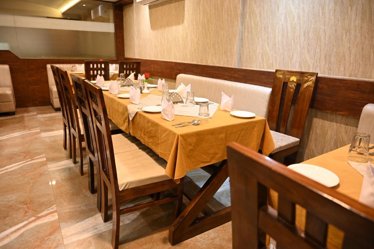 Hotel The Shah Imperial Gwalior Exterior foto